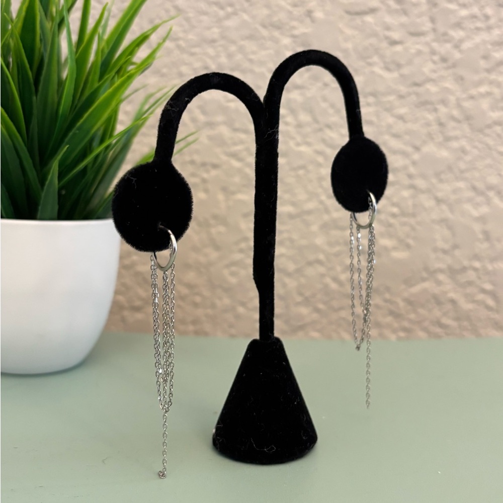 Boutique!🦋 Silver Tassel Dangle Earrings! - Picture 3 of 3
